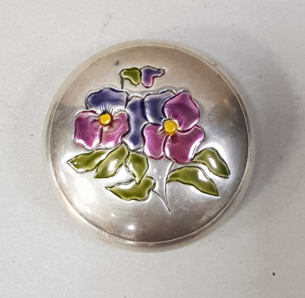 CUTIUTA DIN ARGINT CU CAPAC DECORAT CU MOTIVE FLORALE POLICROME