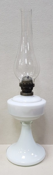 LAMPA CU GAZ , STICLA MATA , ALBA , SECOLUL XX
