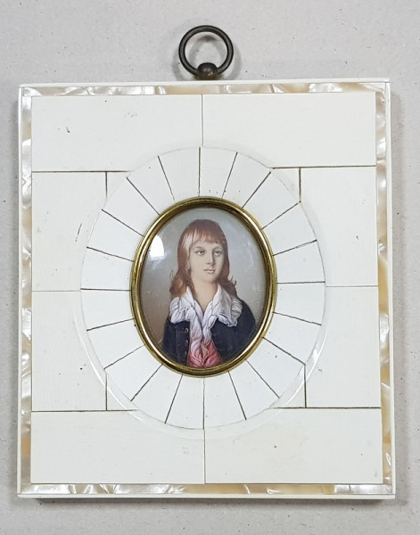 Miniatura pe fildes